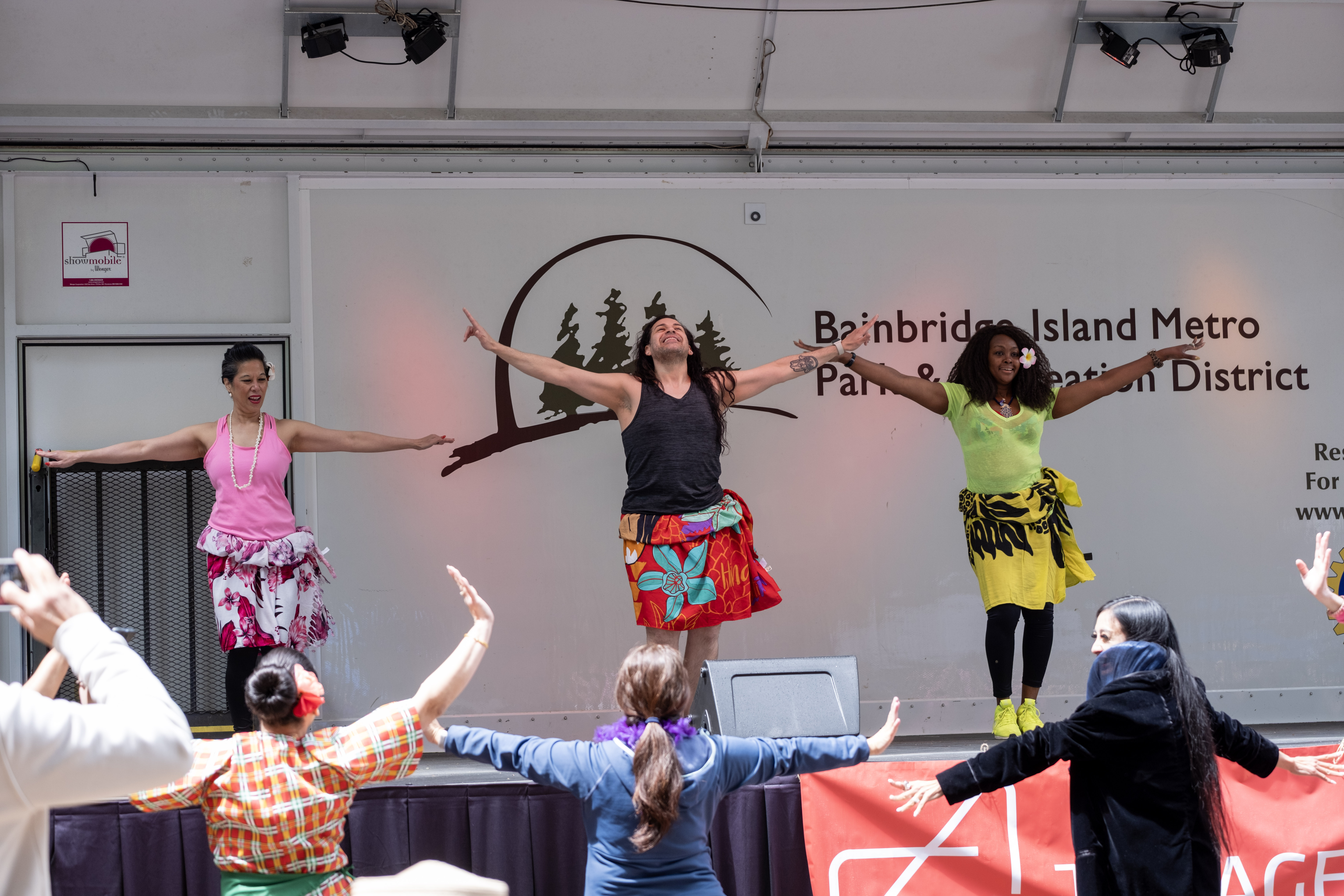 Ruby Gala supporters gathered at an Arts & Humanities Bainbridge event.